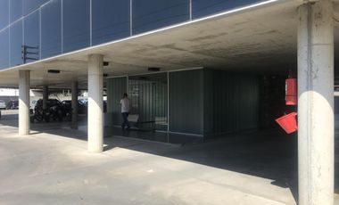 Lencke Vende - Excelente oficina c/4 cocheras, se recibe bien en parte de pago