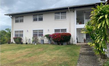 VENTA CASA DÚPLEX CLAYTON