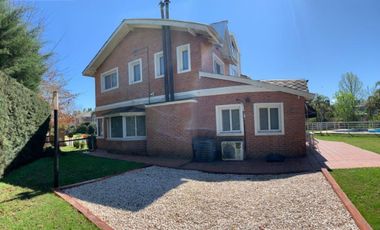 Venta Chalet 6 Ambientes Country Campos de Alvarez