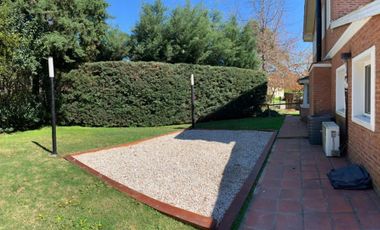 Venta Chalet 6 Ambientes Country Campos de Alvarez