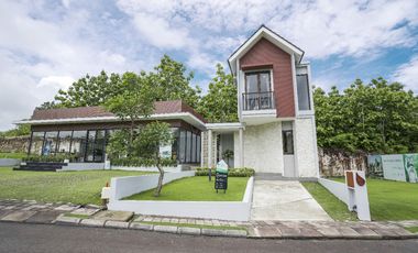 VILLA MEWAH BERKELAS, 5 MENIT KE GWK CULTURAL PARK DI JIMBARAN, BALI