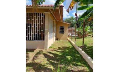 VENDO CASA EN LA CHORRERA BRISAS DE VALLE DORADO 3R