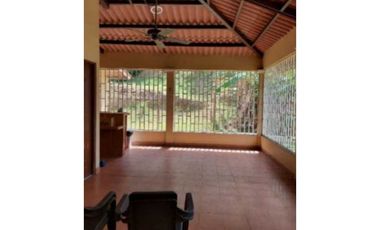 VENDO CASA EN LA CHORRERA BRISAS DE VALLE DORADO 3R