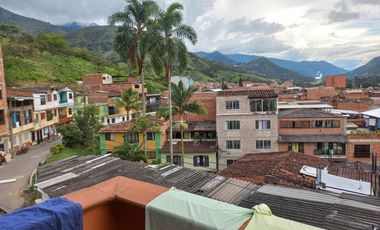 VENDO PROPIEDAD BIEN BARATA EN BARBOSA ANTIOQUIA.