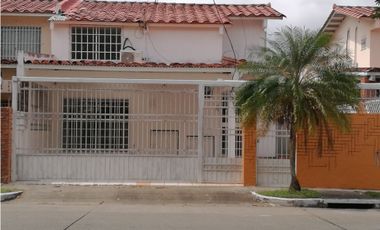 Vendo Casa Residencial/Comercial La Fontana