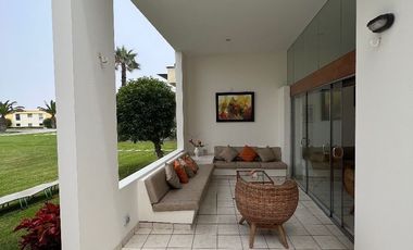 ÁMPLIA CASA DE PLAYA EN VENTA CON VISTA AL MAR EN PLAYA GAVIOTAS, ASIA