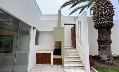 ÁMPLIA CASA DE PLAYA EN VENTA CON VISTA AL MAR EN PLAYA GAVIOTAS, ASIA