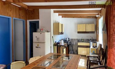 Casa en Venta en Parcela de 1 Há y con 2 casas. Con Orilla de Playa y al costado del camino Caicaén- Calbuco