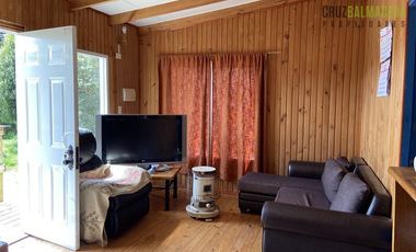 Casa en Venta en Parcela de 1 Há y con 2 casas. Con Orilla de Playa y al costado del camino Caicaén- Calbuco