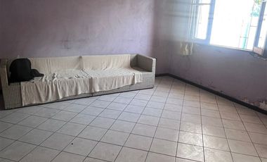Casa en venta de 3 dorm, Metro el Parrón, en La Cisterna
