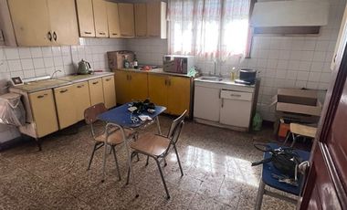 Casa en venta de 3 dorm, Metro el Parrón, en La Cisterna