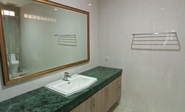 DIJUAL RUMAH di Jl. GEDUNG HIJAU, PONDOK INDAH, JAKARTA SELATAN
