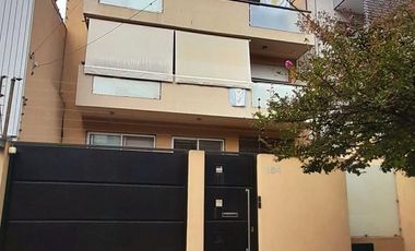 La Calabria - Excelente Semipiso de 3 amb, con balcón y cochera!