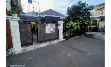 Rumah asri terawat semifurnish pinang ranti Jakarta Timur