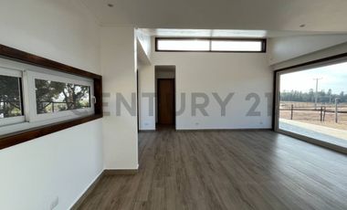 Venta luminosa casa en plena naturaleza Santa Adela