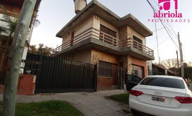 Casa en venta en Ezpeleta Este