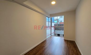 Alquiler De Departamento En Estreno Piso 2 Av. Petit Thouars
