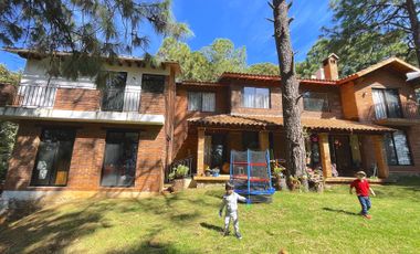 Casa en venta Bosque del paraiso  Ecologico arbolado servicios Club 6 recamaras bosques del paraiso