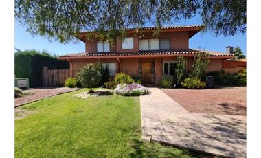 VENTA CASA ESTILO CHILENA  SANTA ELENA-CHICUREO