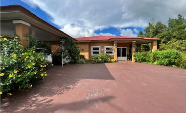 VENTA CASA CON PISCINA EN  ALTOS DEL MARIA