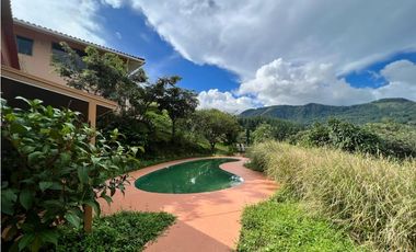 VENTA CASA CON PISCINA EN  ALTOS DEL MARIA