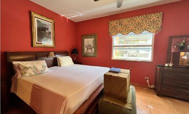 VENTA CASA CON PISCINA EN  ALTOS DEL MARIA