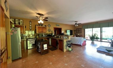 VENTA CASA CON PISCINA EN  ALTOS DEL MARIA