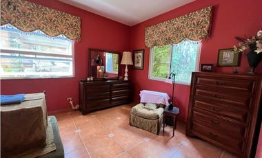 VENTA CASA CON PISCINA EN  ALTOS DEL MARIA