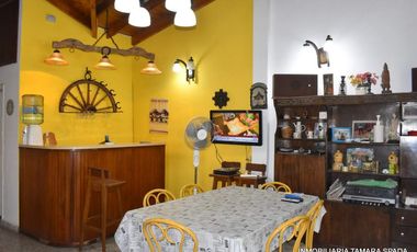 EXCELENTE CASA EN BARRIO PARQUE GOLF