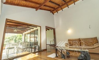 Av. Los Trapenses/Colegio Santiago College - Casa - Arriendo