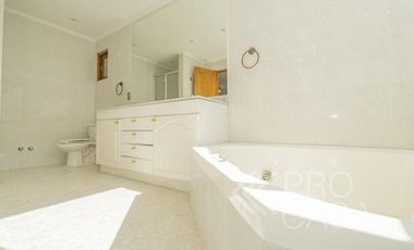 Av. Los Trapenses/Colegio Santiago College - Casa - Arriendo