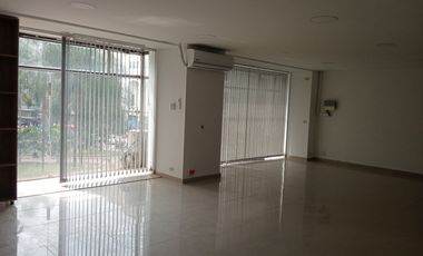 oficina en arriendo en centro. Cod A113229