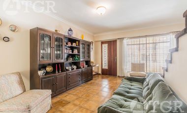 Cálida casa en Lomas de Zamora con diseño funcional y entorno privilegiado