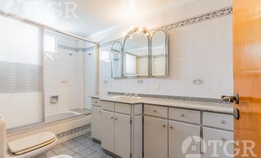 Cálida casa en Lomas de Zamora con diseño funcional y entorno privilegiado