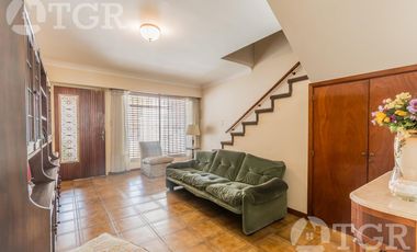 Cálida casa en Lomas de Zamora con diseño funcional y entorno privilegiado