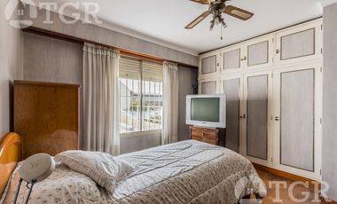 Cálida casa en Lomas de Zamora con diseño funcional y entorno privilegiado