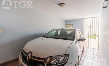 Cálida casa en Lomas de Zamora con diseño funcional y entorno privilegiado