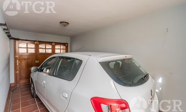 Cálida casa en Lomas de Zamora con diseño funcional y entorno privilegiado