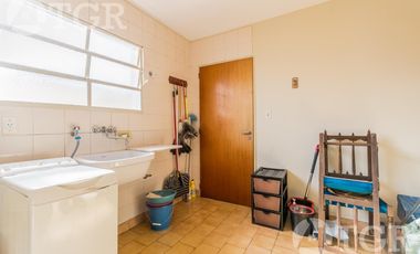 Cálida casa en Lomas de Zamora con diseño funcional y entorno privilegiado