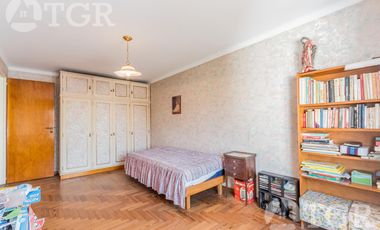 Cálida casa en Lomas de Zamora con diseño funcional y entorno privilegiado