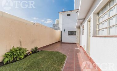 Cálida casa en Lomas de Zamora con diseño funcional y entorno privilegiado