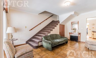 Cálida casa en Lomas de Zamora con diseño funcional y entorno privilegiado