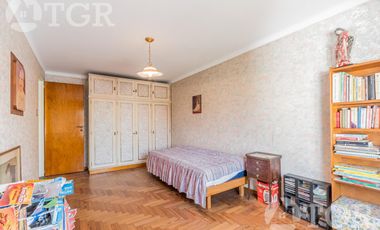 Cálida casa en Lomas de Zamora con diseño funcional y entorno privilegiado