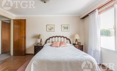 Cálida casa en Lomas de Zamora con diseño funcional y entorno privilegiado