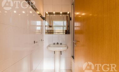 Cálida casa en Lomas de Zamora con diseño funcional y entorno privilegiado