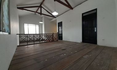 Rumah Mewah Siap Huni Barat Gembiraloka di Jalan Veteran