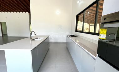 casa en arriendo en las antillas. Cod A776437