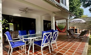 Venta de cabaña en conjunto frente de la playa, Don Jaca, Santa Marta