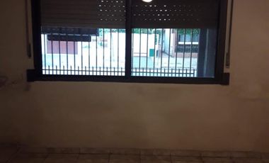 Venta Casa a Reciclar con Estupendo Lote 9,30 X 51 Lanus Este