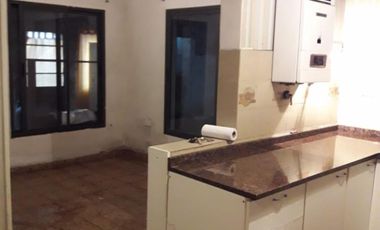 Venta Casa a Reciclar con Estupendo Lote 9,30 X 51 Lanus Este